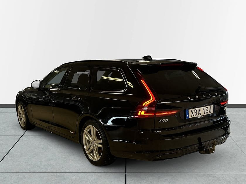 Bild 5 av Volvo V90 PLUG-IN T8 AWD Ultimate Dark MOMS Drag Pano HuD 360°