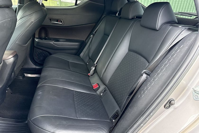 Bild 3 av Toyota C-HR Hybrid CVT Executive