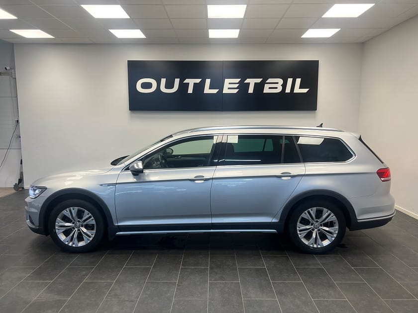 Bild 2 av Volkswagen Passat Alltrack Executive 2.0 TDI 190hk 4Motion Cockpit Läder