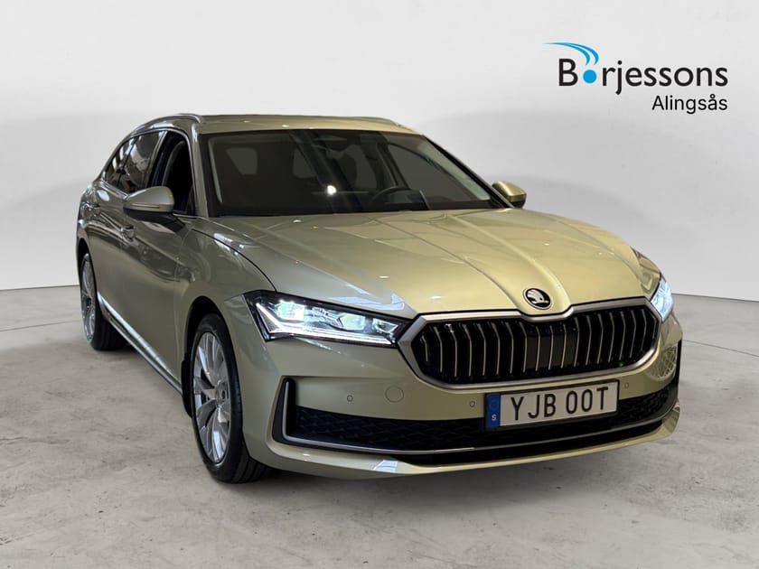 Bild 1 av Škoda Superb iV Kombi Selection 204hk Drag/Värmare/HuD