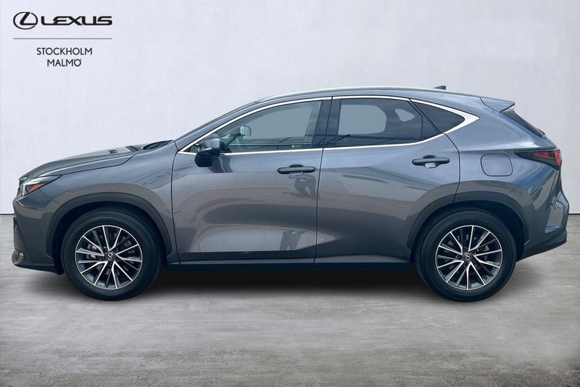 Bild 2 av Lexus NX 450h+ Executive Teknikpaket Head-up-display