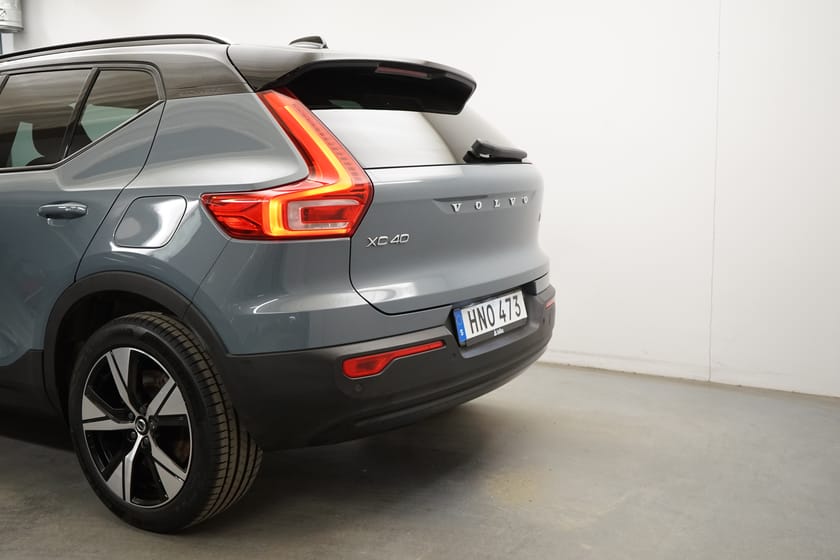 Bild 3 av Volvo XC40 P8 AWD Recharge Pure Electric, Baklucka elmanövrerad, Dragkrok