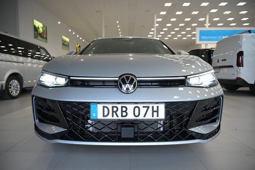 Bild 3 av Volkswagen Passat Variant eHybrid 272hk R-Line *PRIVATLEASING KAMPANJ*