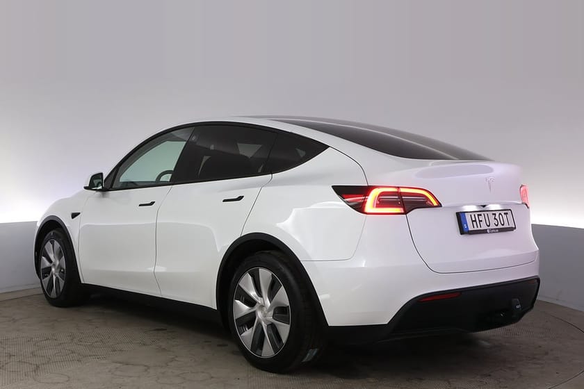 Bild 4 av Tesla Model Y Standard Range RWD Autopilot Pano Drag V-hjul