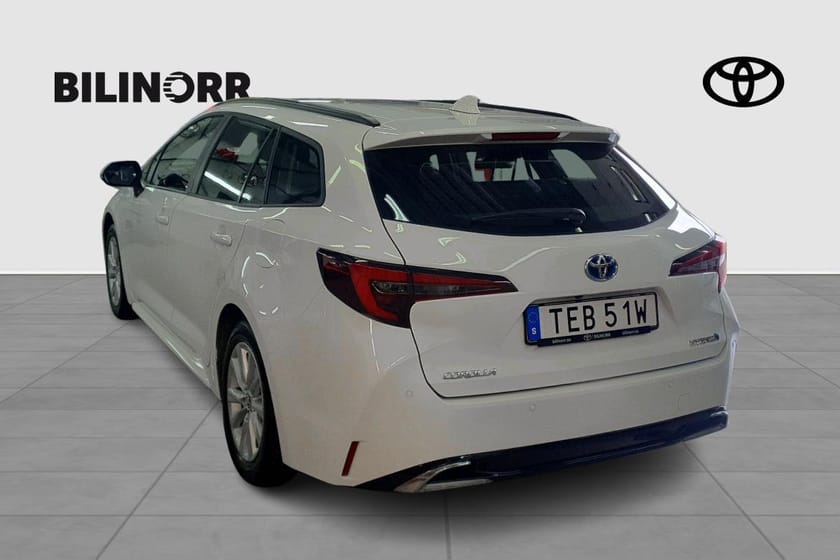 Bild 2 av Toyota Corolla Touring Sports Hybrid 1,8 ACTIVE PLUS | NYA VINTERHJUL | MOTORVÄRMARE