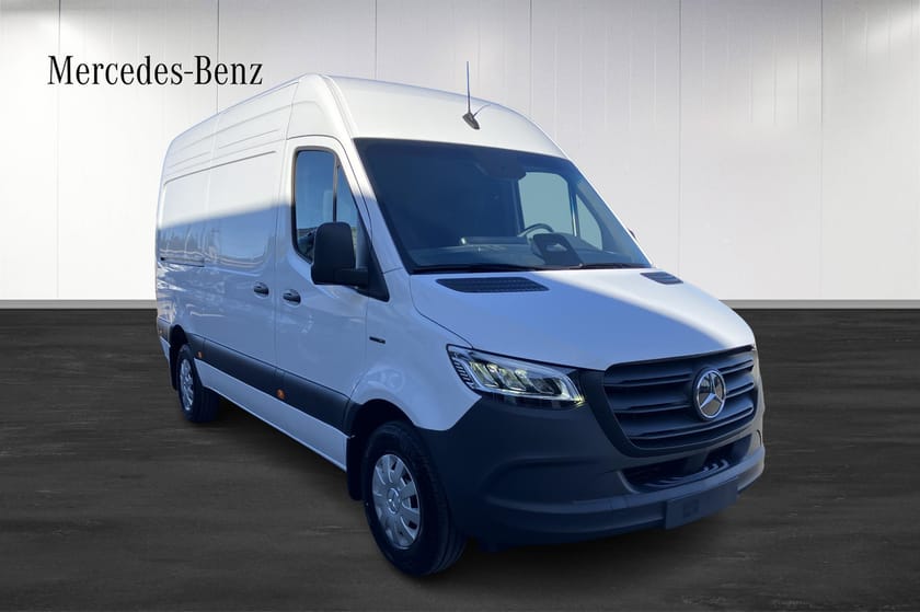 Bild 3 av Mercedes-Benz eSprinter 320 81 kWh Kampanjerbjudande där även fria vinterhjul ingår