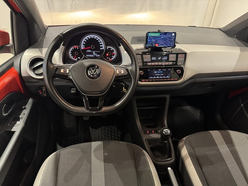 Bild 5 av Volkswagen up! 1.0 TSI 90hk 4d Glastak / Beats / SoV-hjul