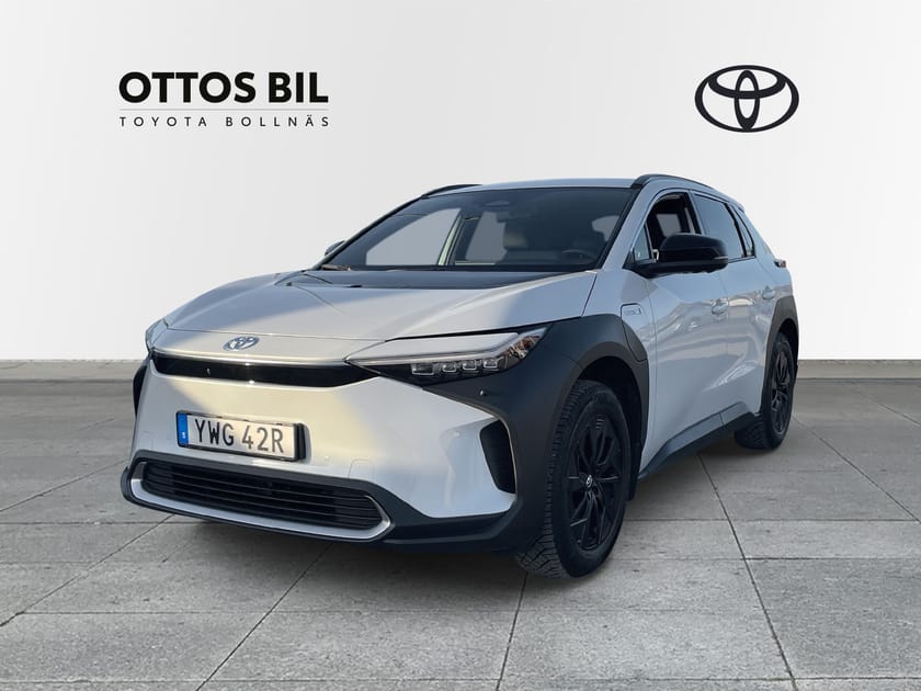 Bild 1 av Toyota bZ4X 71.4 kWh AWD, 217hk - Executive / V-hjul, Drag