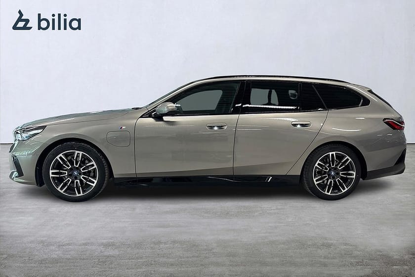 Bild 3 av BMW 530e xDrive Touring M-sport | Drag | Backkam. | Aktiv farth.