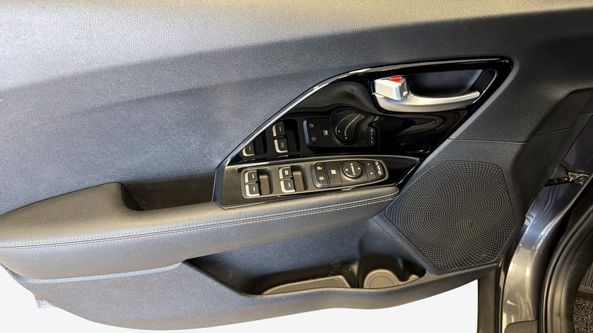 Bild 3 av Kia Niro P-HEV 1.6 PLUG-IN ADVANCE PLUS 1