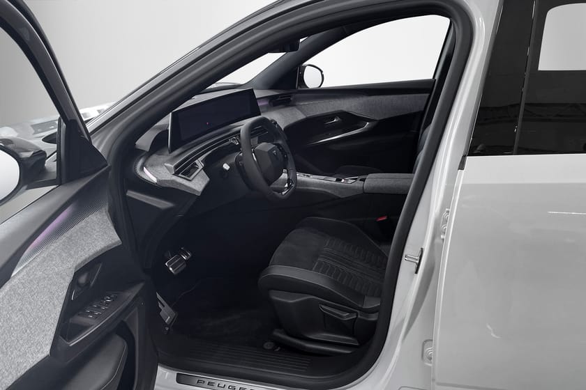 Bild 5 av Peugeot E-3008 GT Winter Edition 525km 73 kWh 4999:-/mån