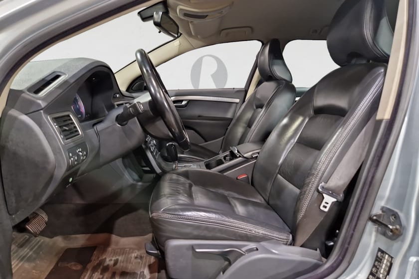 Bild 3 av Volvo XC70 D5 185 HK AUT AWD MOMENTUM DRAG D-VÄRM PDC NYSERV