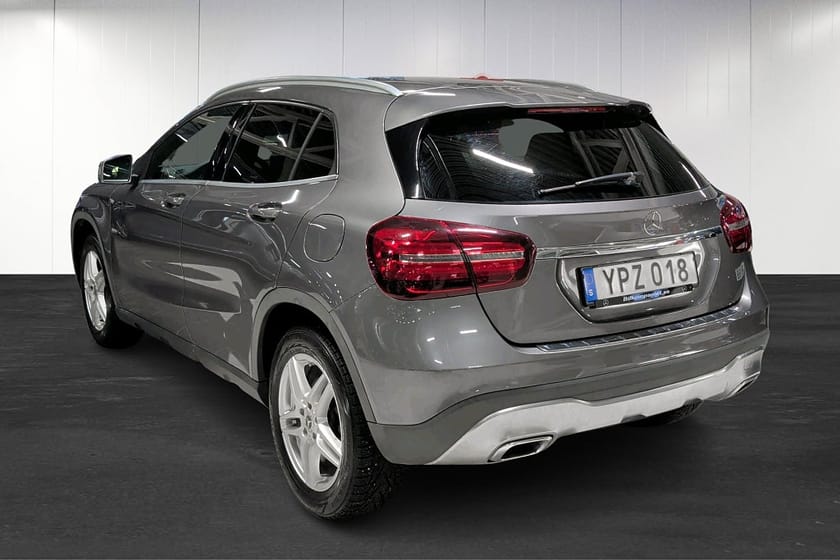 Bild 3 av Mercedes-Benz GLA 220 4MATIC Backkamera Drag Elbaklucka