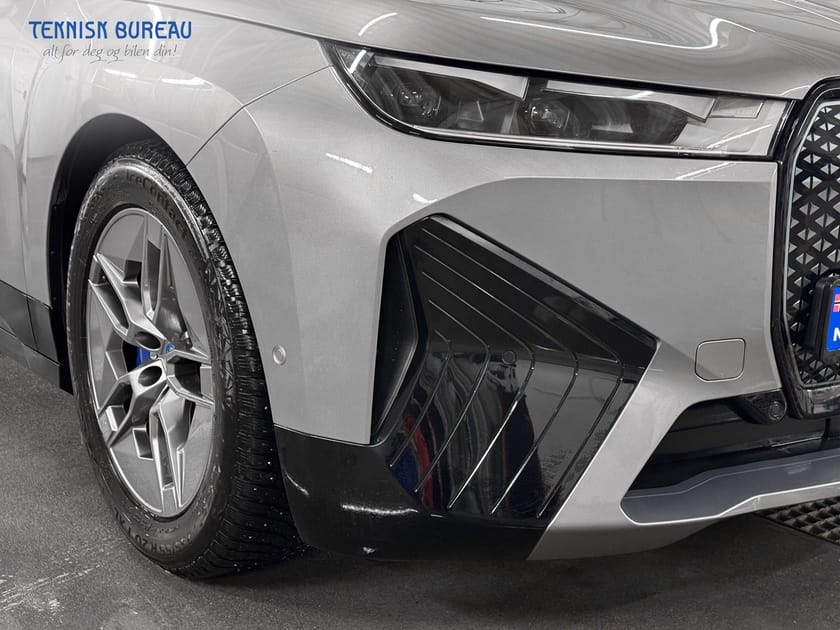 Bilde 4 av BMW iX xDrive40 4hjulstyring Luftfjæring Sportpakke
