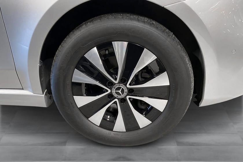 Bild 4 av Mercedes-Benz EQV 300 / Värmare / 30mils räckvidd