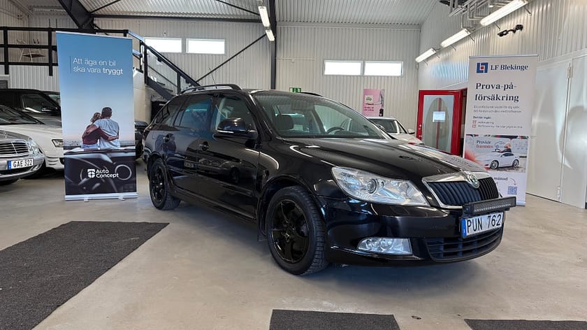 Bild 1 av Škoda Octavia Kombi Skoda 2.0 TDI DPF DSG, 140hk Elegance, Drag, Nyservad
