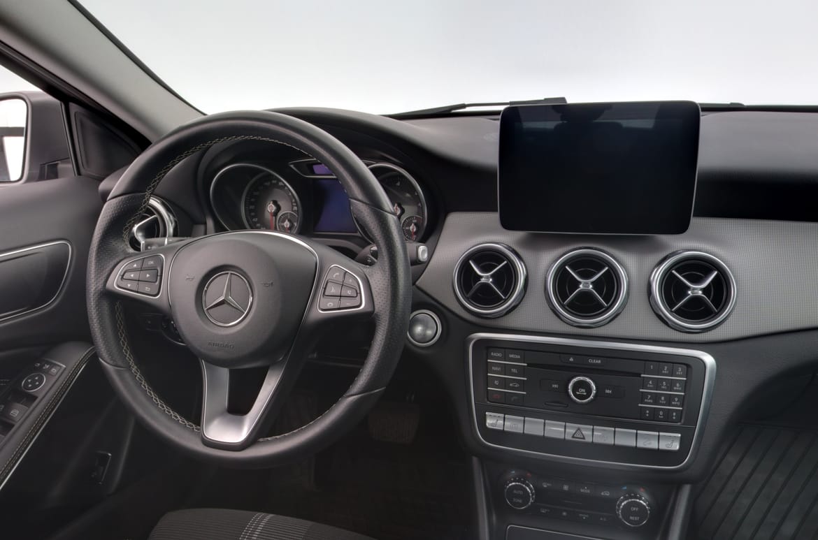 Mercedes-Benz GLA 2018 - miniatyr 8