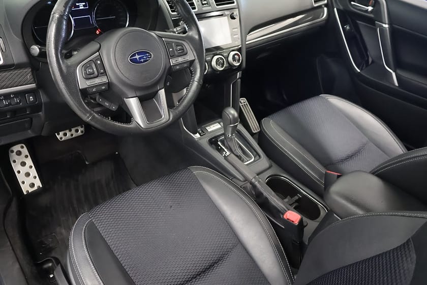 Bild 3 av Subaru Forester 2.0 4WD / Drag / M-Värm / V-Hjul / 1Ägare / B-Kamera