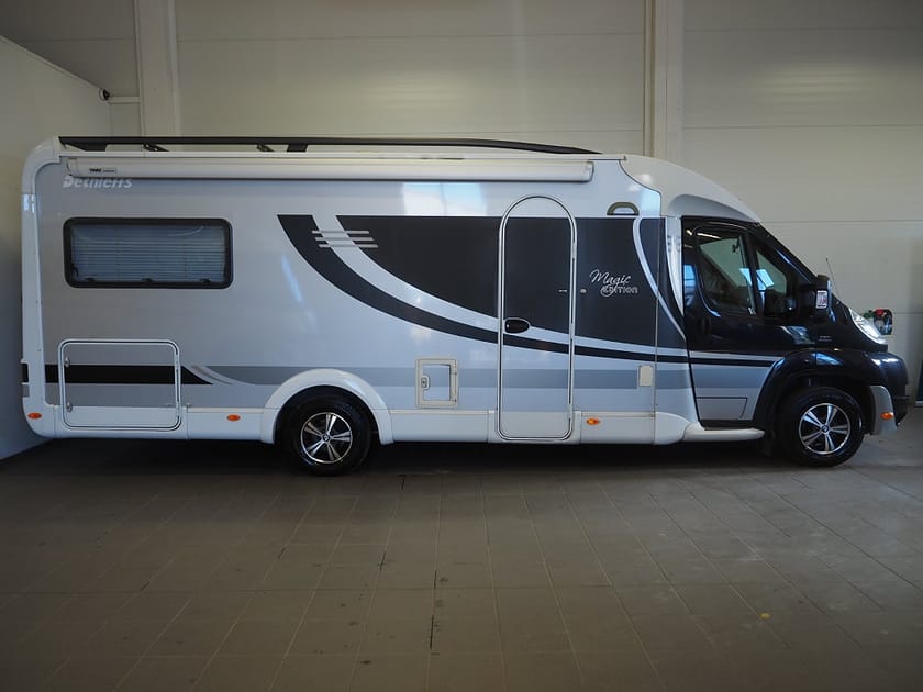 Bild 2 av Dethleffs Campervan Fiat Black Magic Edition Låga Långbäddar I ALDE I Solcell I BM T 001