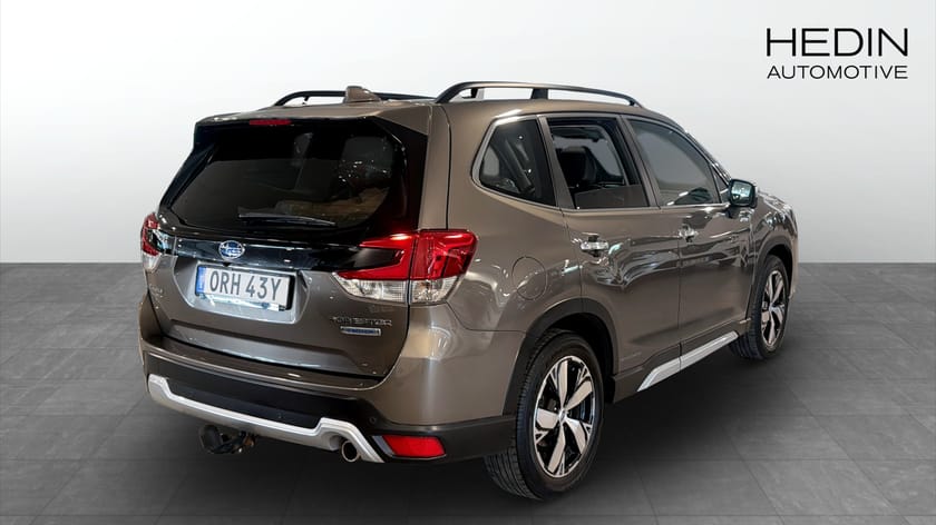 Bild 2 av Subaru Forester e-Boxer Summit Taklucka H K
