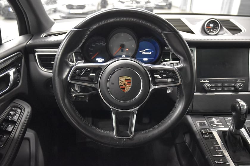 Bild 2 av Porsche Macan S Diesel PDK Sport Chrono Drag Pano P-Värm Rattv