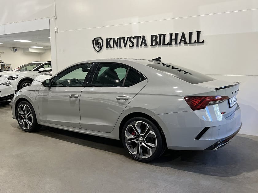 Bild 2 av Škoda Octavia RS iV Skoda DSG Cockpit Canton Värmare 245hk