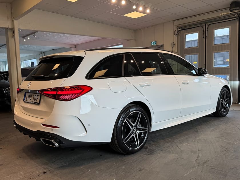 Bild 4 av Mercedes-Benz C 300 T de Aut Drag Gps Pano AMG Line Night