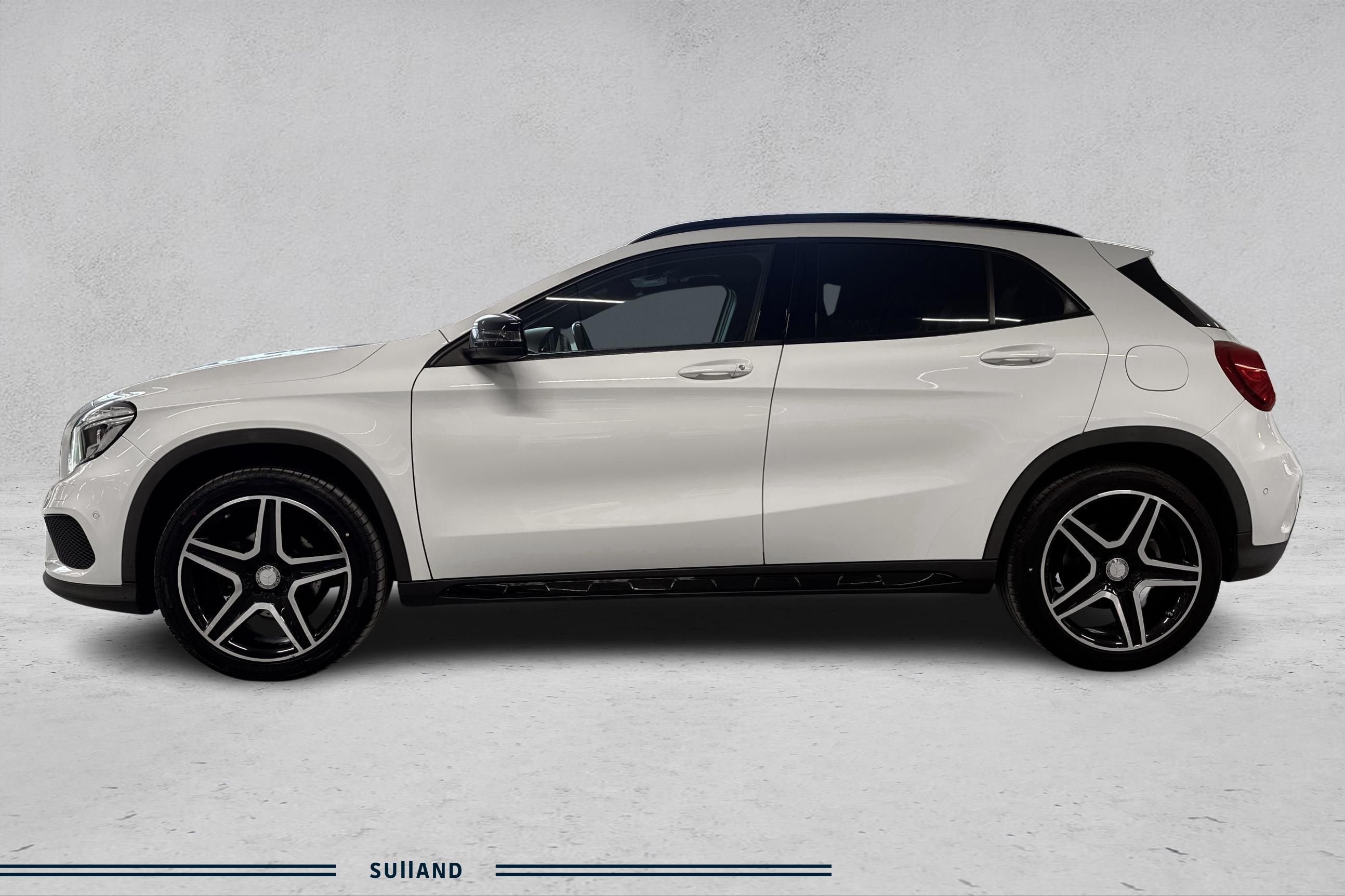 Thumnail bilde 1 av Mercedes-Benz GLA 180