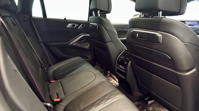 Bild 5 av BMW X6 xDrive30d M-Sport B&W Pano Drag Komfortstol
