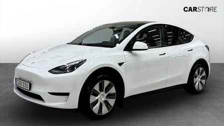 Tesla Model Y Standard Range RWD 299hk Drag // Navi
