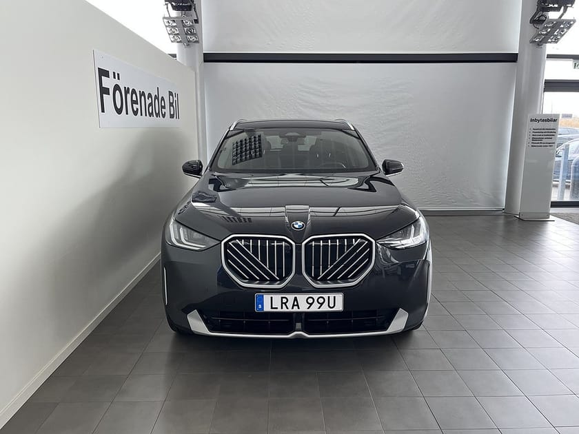 Bild 2 av BMW X3 30e xDrive 4,95 ränta Drag 20" H/K ComfortAccess