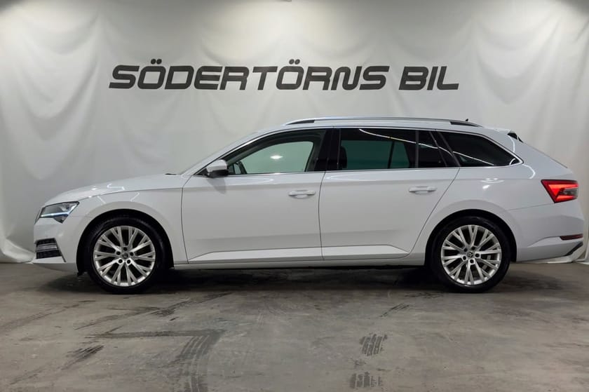 Bild 3 av Škoda Superb iV Combi Combi 1.4 TSI 12 MÅN GARANTI VINTERDÄCK MOMSBIL
