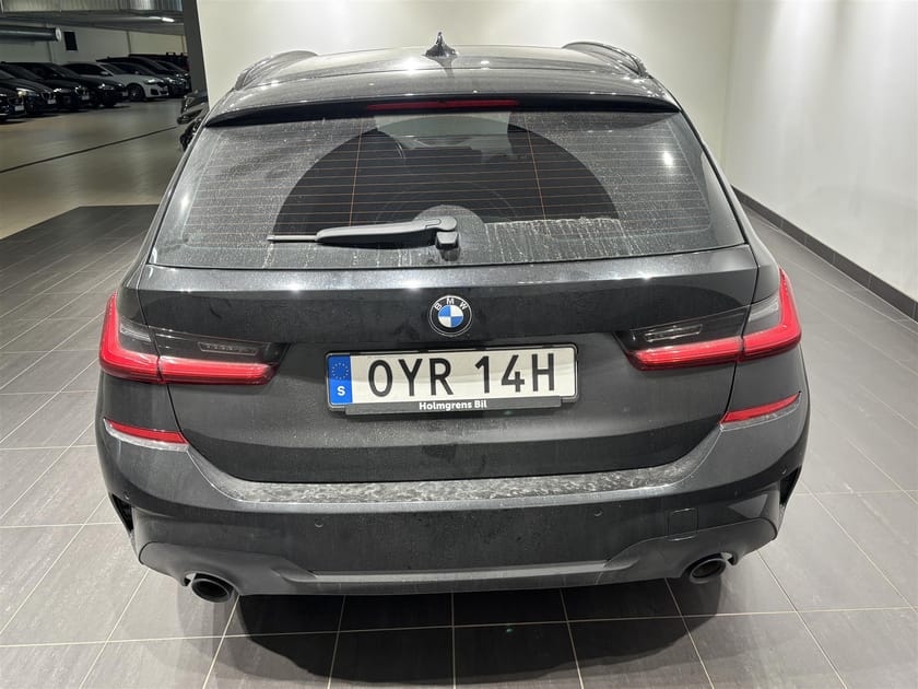 Bild 2 av BMW 330e Touring M Sport Drag Pano HiFi Fartpilot