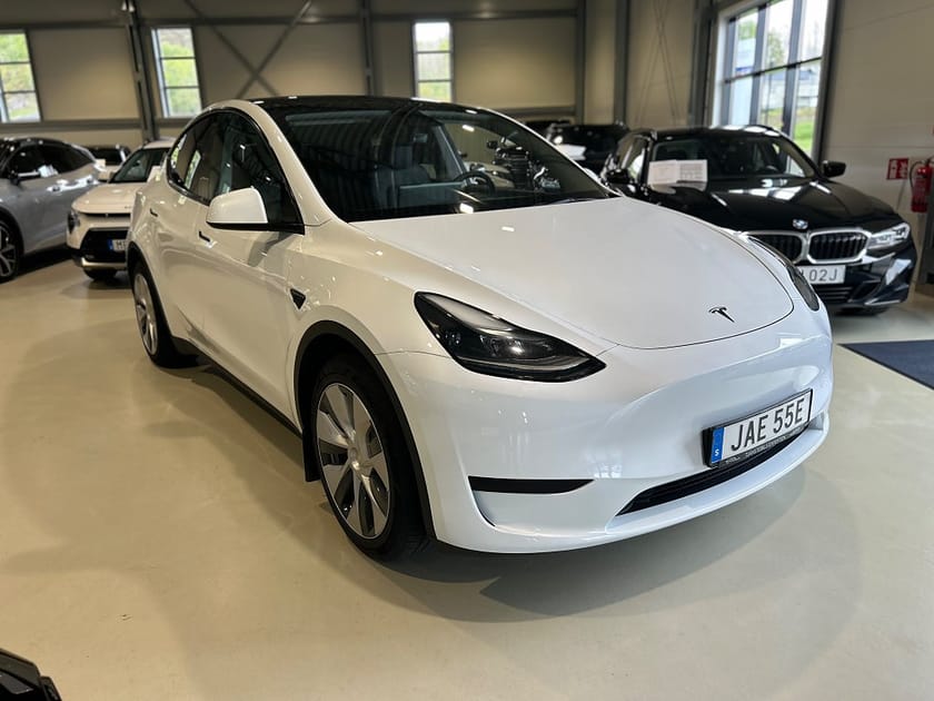 Bild 2 av Tesla Model Y Standard Range RWD 299hk / dragkrok / MOMS