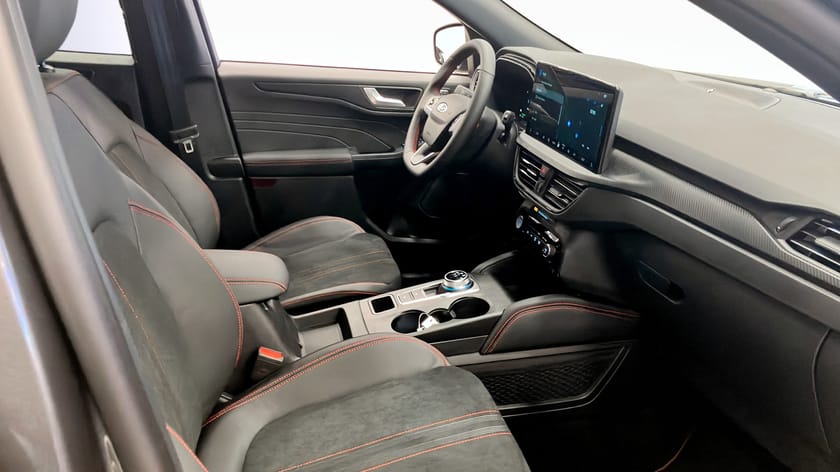 Bild 3 av Ford Kuga Plug-In Hybrid ST-LINE X 2.5 FWD 243HK