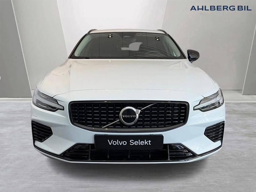 Bild 5 av Volvo V60 T6 Plus Dark Edition. Backkamera, Drag, Navi, Adaptiv farthållare, Tonade rutor.