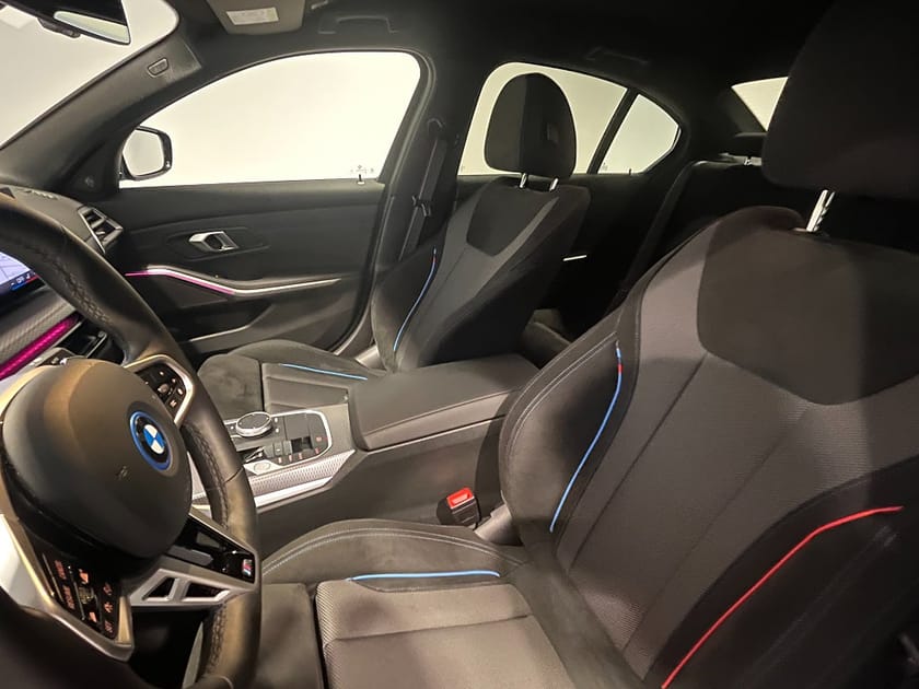 Bild 5 av BMW 330e xDrive Sedan 4,95% ränta M-Sport H/K AdaptivFarthållare