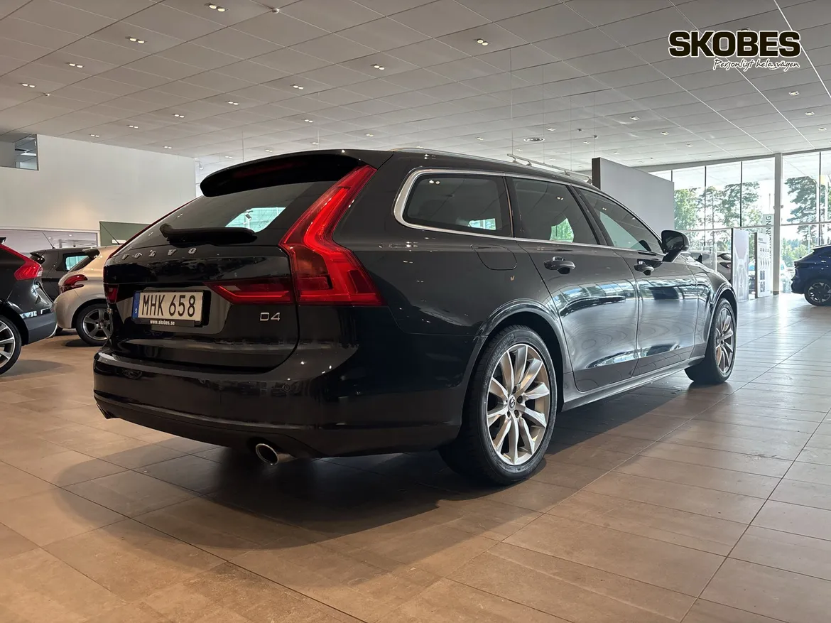 Volvo V90