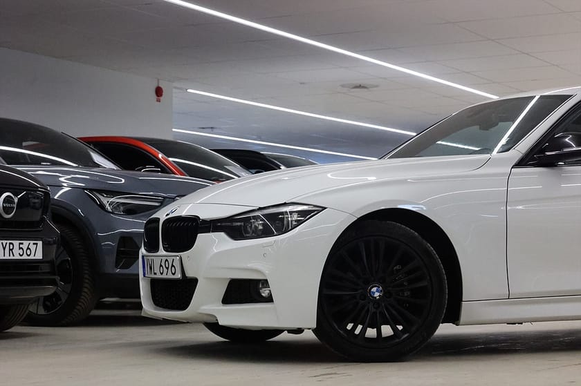 Bild 4 av BMW 318d Sedan 150hk M Sport Shadow Drag Navi Läder