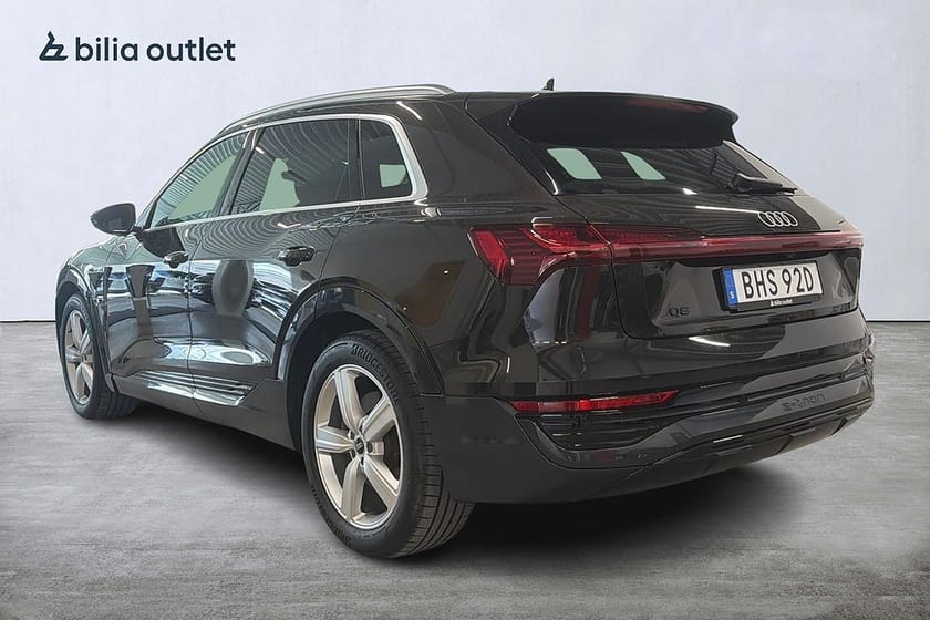 Bild 3 av Audi Q8 55 e-tron quattro Helskinn Backkamera Elstolar Dragkrok