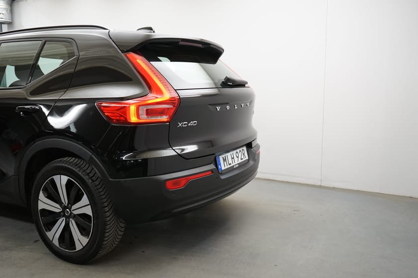 Bild 3 av Volvo XC40 Recharge T4 Ultimate Dark, HarmanKardon PremiumSound, Dragkrok, Taklucka