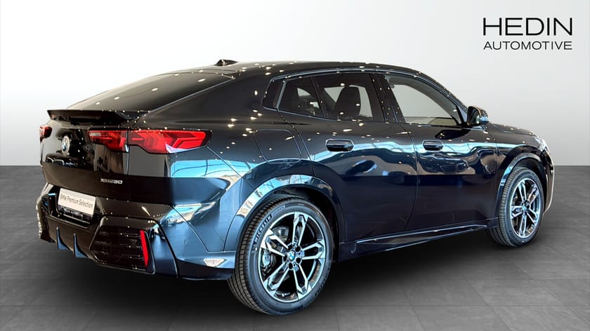 Bild 2 av BMW iX2 xDrive30 M sport, Dragkrok, Rattvärme