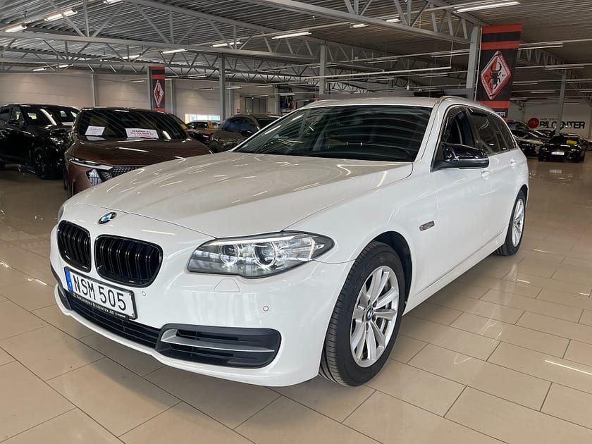 Bild 1 av BMW 520d xDrive Touring 190 hk VÄRMARE DRAG