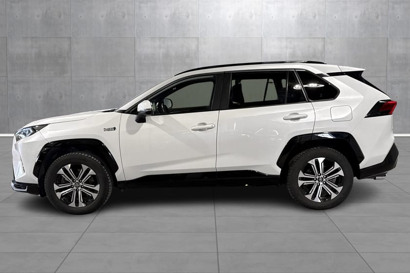 Bilde 2 av Toyota RAV4 Plug-in Hybrid Active Tech / Panorama&JBL / Velholdt /