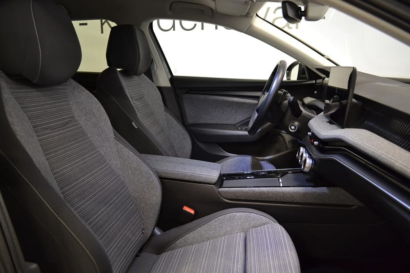 Bild 4 av Škoda Superb Kombi 1.5 TSI m-HEV 150hk Momsbil