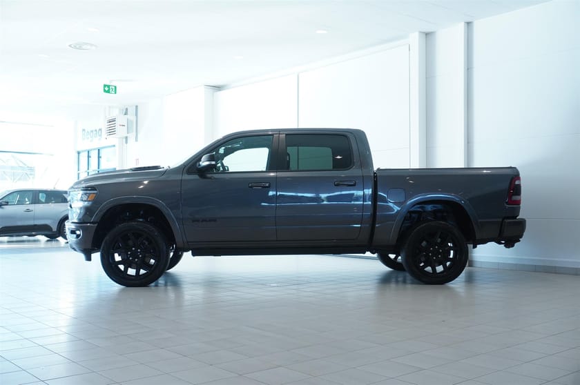 Bild 4 av RAM 1500 Crew Cab 5.7 V8 Hemi 4x4 Laramie Night Edition