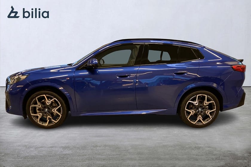 Bild 3 av BMW iX2 xDrive30 M Sport Pro Innovation Comfort Panorama H/K