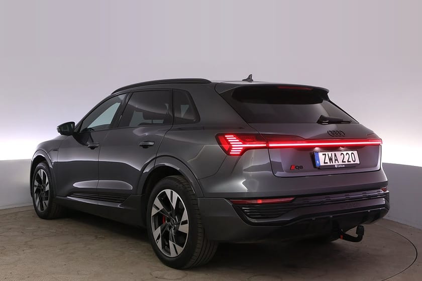 Bild 4 av Audi Q8 55 e-tron quattro S-Line Drag Pano B&O BLIS