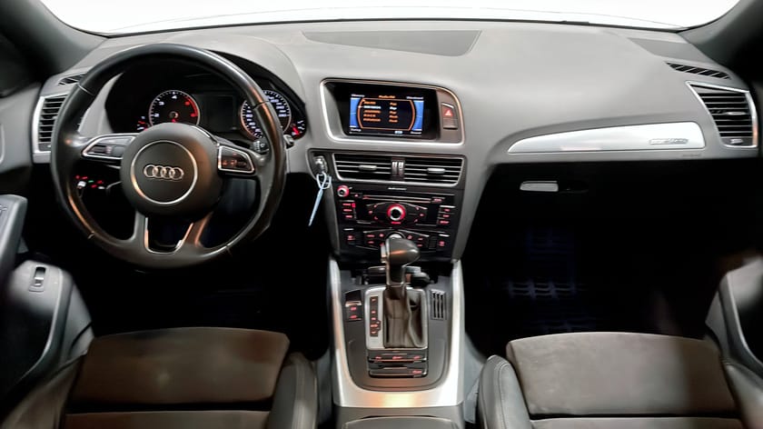 Bild 4 av Audi Q5 Design 2,0 TDi 190hk S-Tronic Quattro Drag Värmare El Stol