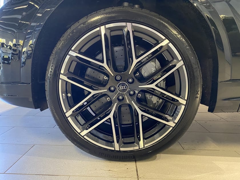 Bild 3 av Audi RS Q8 Performance SUV 640 HK TIPTRONIC QUAT.